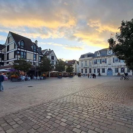 Le Clos Guivet Troyes Bagian luar foto