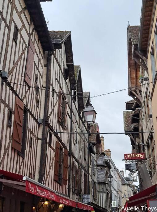 Le Clos Guivet Troyes Bagian luar foto